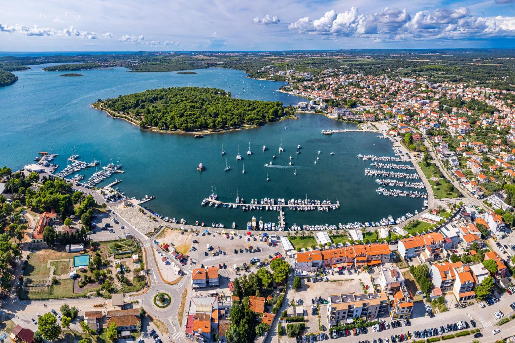 Apartments Mijic Medulin Eksteriør bilde